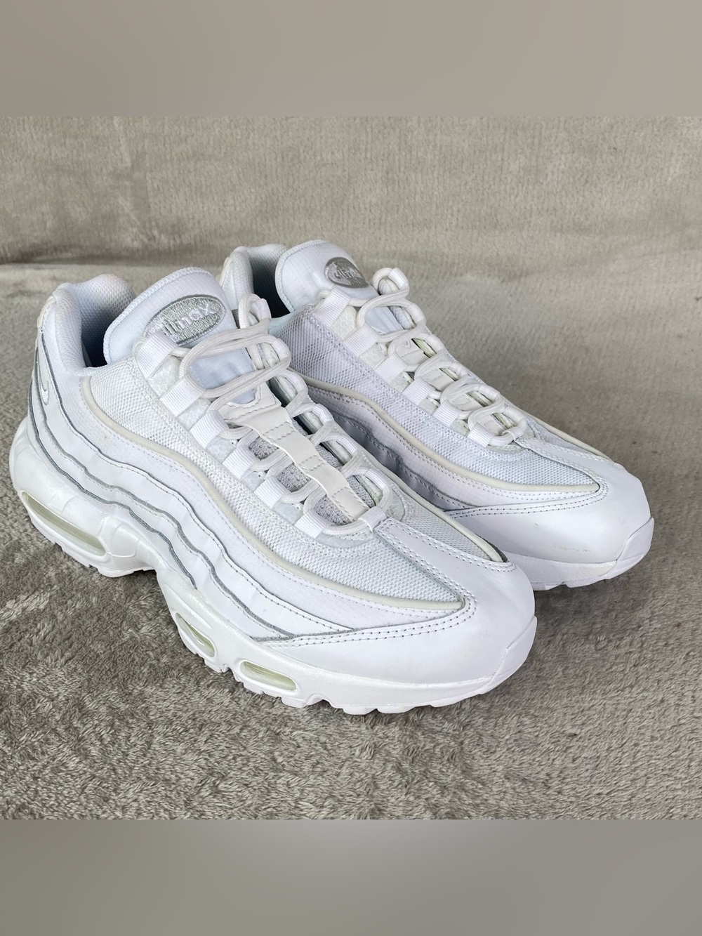 Nike Air Max 95 Essentials Mens Sneakers Shoes Size 8.5 White White Leather